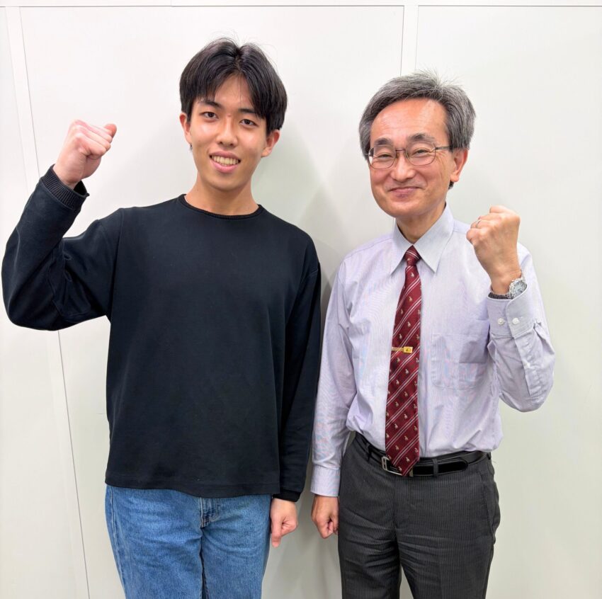 神尾さん（左）・荻野先生（右・数学担当）