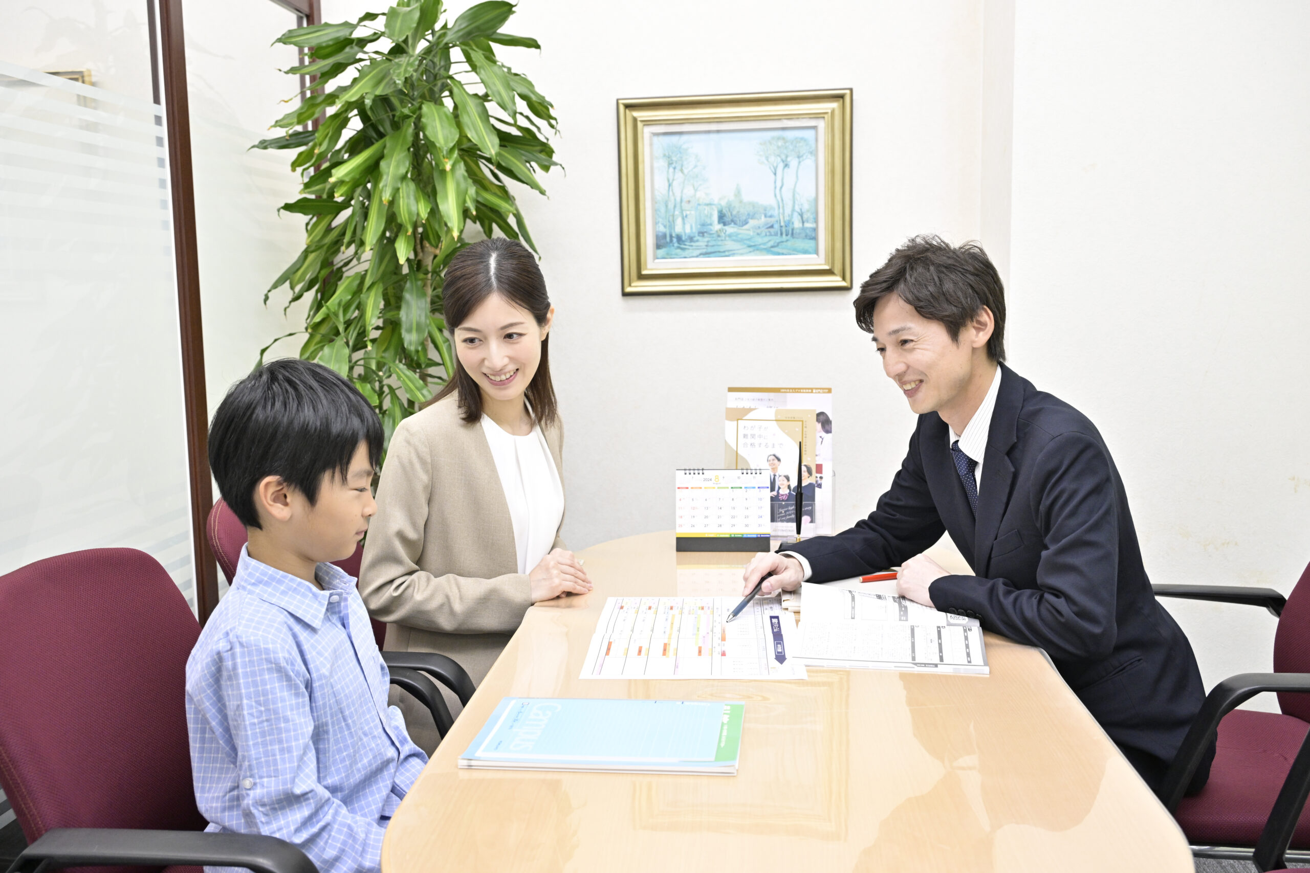 教える教師と、合格を統括するもう一人のプロ。合格へ導く「教務担任の伴走サポート」